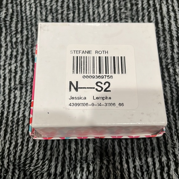 Premier Designs Gold Earrings - Picture 4 of 4